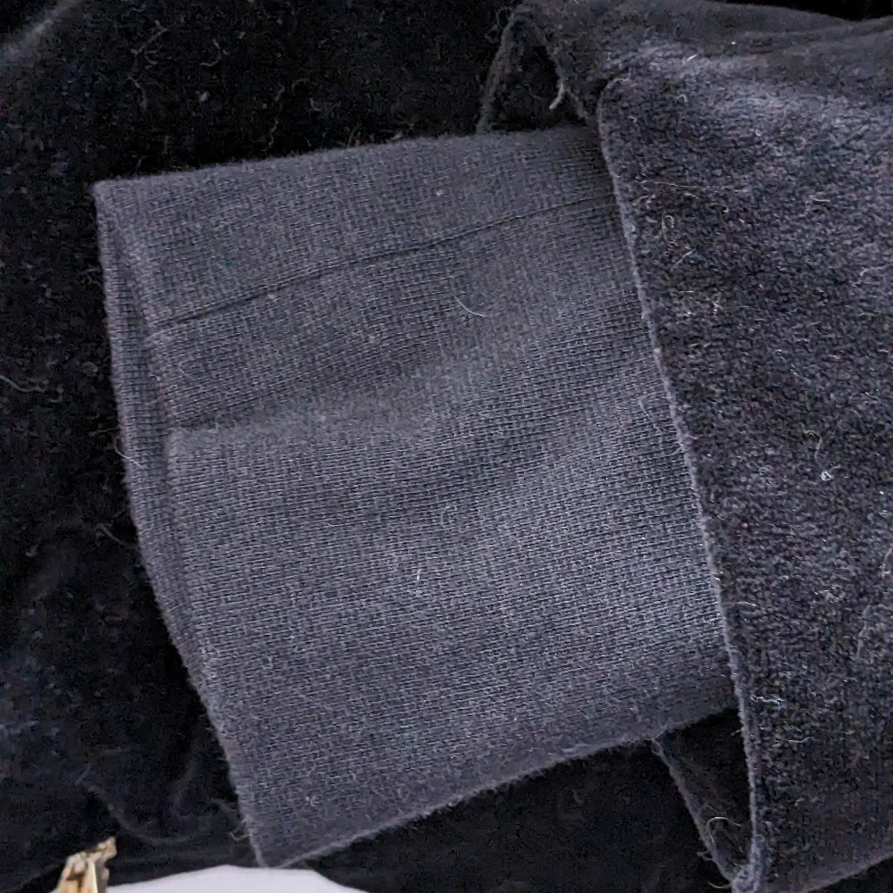 Juicy Couture velour puffer jacket black gently worn - Picture 2 of 8